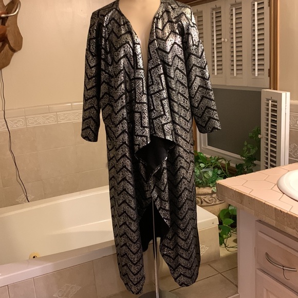 LuLaRoe Duster - Picture 7 of 9